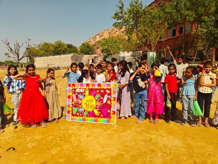 विद्या भारती स्कूल में हर्षोल्लास के साथ मनाया होली पर्व