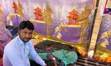 गणपतसिंह मांडोली के परिवार का धरना जारी, कीटोन बढ़ने की आशंका से मां का अनशन स्थल पर किया उपचार