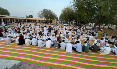 पीर की जाल में रोजा इफ्तार पार्टी, दिया भाईचारे का संदेश