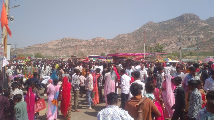 शीतला माता को लगाया बासोड़ा का भोग, मेले में उमड़े श्रद्धालु