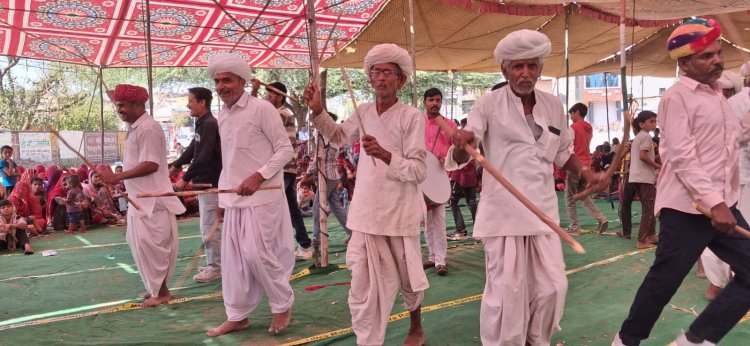 भाद्राजून में पारंपरिक वेशभूषा में थिरकते कदमों से गेरियों ने मन मोहा