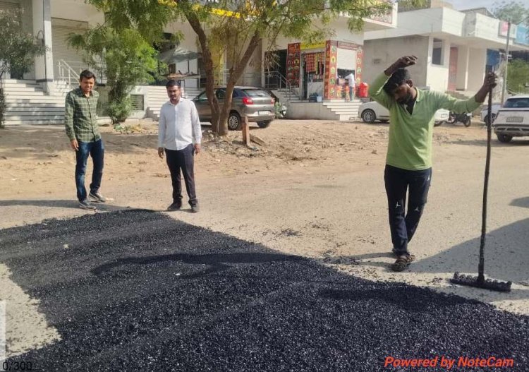 नगरीय क्षेत्रों में सड़क मरम्मत व पेचवर्क के लिए चलाया जा रहा विशेष अभियान