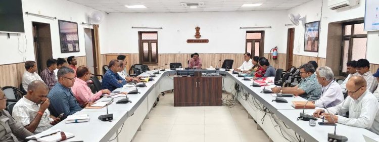 सम्पर्क पोर्टल पर दर्ज परिवेदनाओं का करें त्वरित निस्तारण- जिला कलक्टर