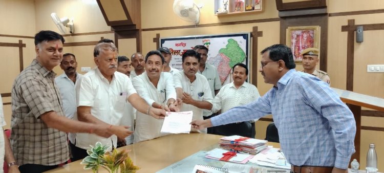 टोल रोड, जीएसटी, डीएलसी समेत कई मांगों को लेकर जालोर उद्योग विकास समिति ने कलक्टर को सौंपा ज्ञापन