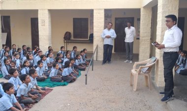 न्यायिक अधिकारी पहुंचे स्कूलों में, बच्चों को पढ़ाया साइबर अपराध से बचने का पाठ