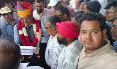 ग्रेनाइट एसोसिएशन ने डीआरएम को ज्ञापन देकर रेल विस्तार को लेकर मांग की