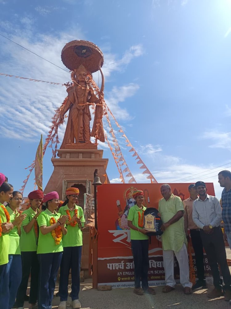 बेहतर परिणाम वाले विद्यार्थियों की विद्या भारती स्कूल ने निकाली भव्य विजय यात्रा, गांव जाकर किया सम्मान