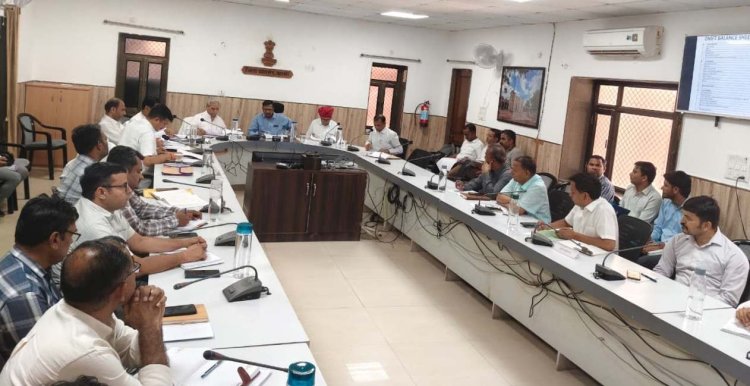 खनन प्रभावित क्षेत्रों में सड़क निर्माण करवाने सहित शिक्षा, स्वास्थ्य एवं मूलभूत संरचना निर्माण को लेकर बैठक में हुई चर्चा