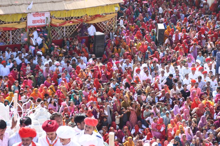 पाथेड़ी में गाजे-बाजे के साथ बिराजी चामुण्डा माता