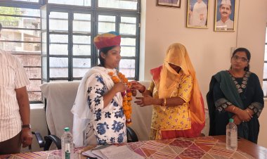 सूचना एवं जनसंपर्क कार्य प्रभारी अंतिमा सैन ने ली नारणावास प्रशासक से विकास कार्यों की जानकारी, ग्रामीणों की समस्याएं सुनीं
