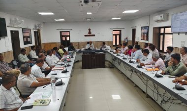 ग्रामीणों की समस्याओं का करें त्वरित समाधान- ज़िला प्रभारी सचिव