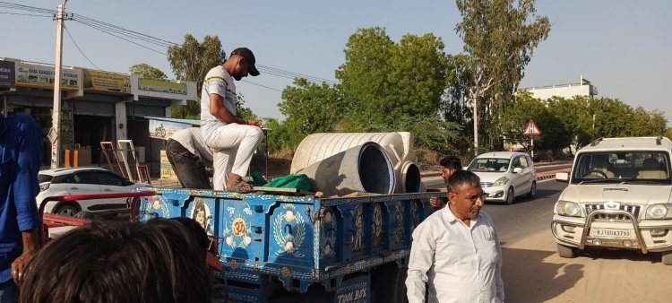 बिना अनुमति के निर्माण कार्यों को करवाया बंद, सामान किया जब्त