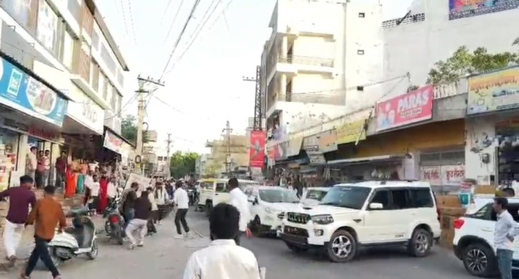 स्कोर्पियों से टक्कर मारने के आरोपी के घर से 6 कारतूस, 10 लाख रुपए जब्त, भाई गिरफ्तार