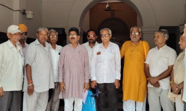 सर्व हिन्दू समाज के प्रतिनिधिमंडल ने ज्ञापन सौंपकर कहा - श्मशान भूमि निरस्त कर अन्य उपयोगार्थ आवंटन करना न्याय संगत नहीं 