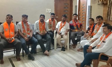 पीएम ने मन की बात में महाराष्ट्र के नांदेड़ के एक परिवार द्वारा विवाह समारोह में 3,500 ग्रामीणों को ₹1 लाख का दुर्घटना बीमा कवर देने की पहल को प्रेरणादायी बताया