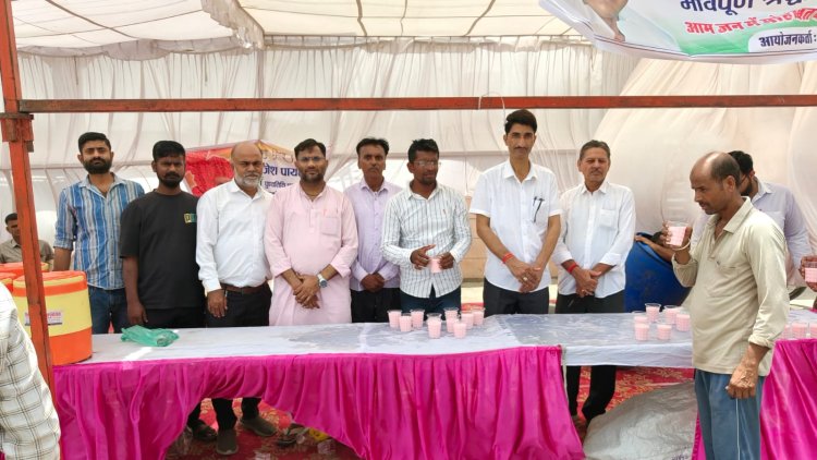 जालोर में कांग्रेसियों ने पूर्व केंद्रीय मंत्री स्व. पायलट की पुण्यतिथि पर पिलाया शरबत