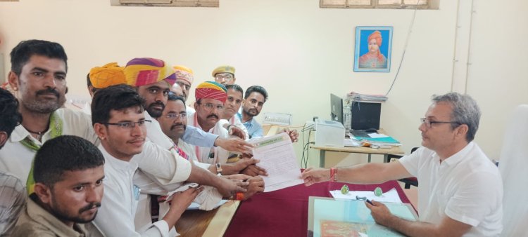आरएलपी सुप्रीमो बेनीवाल की सुरक्षा सहित विभिन्न मांगों को लेकर वाहन रैली के साथ प्रदर्शन कर सौंपा ज्ञापन 