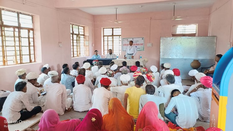 देबावास में किसान गोष्ठी एवं प्राकृतिक खेती कार्यशाला का  आयोजन