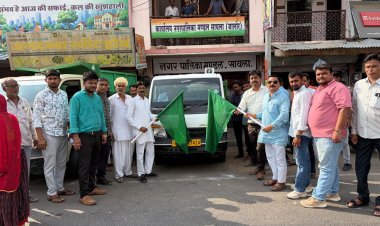 पांच मिनी टेम्पो को हरी झंडी दिखाकर किया रवाना, सायला में अब घर-घर होगा कचरा संग्रहण