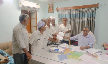 कृषि भूमि से प्रस्तावित बाईपास पर ग्रामीणों का विरोध, मुख्यमंत्री व सार्वजनिक निर्माण मंत्री के नाम सौंपा ज्ञापन
