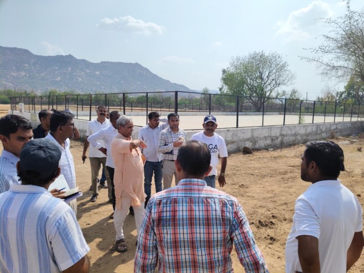 मुख्य सचेतक जोगेश्वर गर्ग ने खेल सुविधाओं के विकास को लेकर शाह पूंजाजी गेनाजी स्टेडियम परिसर का किया अवलोकन