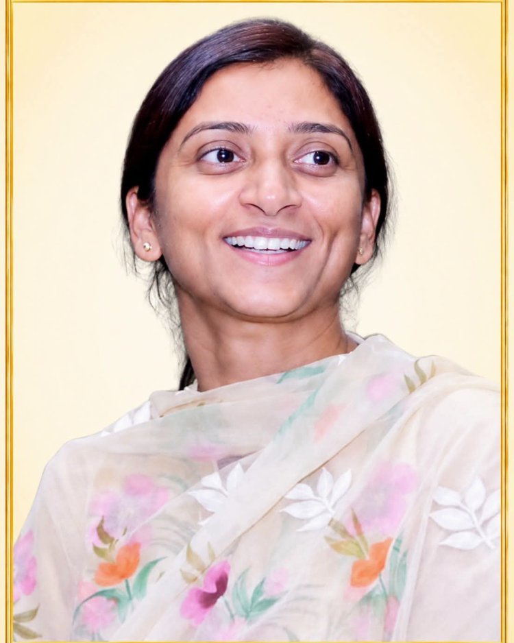 भुआ की प्रेरणा से प्रभावित भतीजी प्रियंका शर्मा ने व्याख्याता बनने के बाद उसी स्कूल के विकास के लिए 3.70 लाख का किया आर्थिक सहयोग