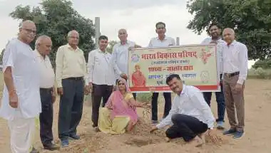 भारत विकास परिषद् ने गौशाला परिसर में लगाए 151 पौधे