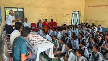 अच्छे स्पर्श व बूरे स्पर्श का फर्क समझो और सुरक्षित रहो-न्यायाधीश