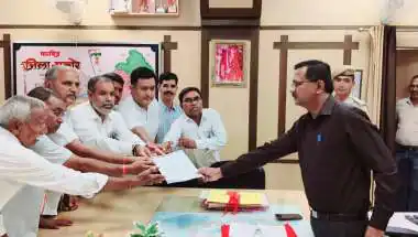 डांगावास हत्याकांड में सभी आरोपियों के बरी होने पर कांग्रेस एससी विभाग ने जताया आक्रोश, राज्यपाल के नाम सौंपा ज्ञापन