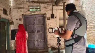 आशंकित टीबी रोगियों की हैंड हेल्ड एक्स-रे मशीन से हुई जांच