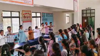 आहोर कॉलेज में नशे से दूर रहने का दिया संदेश, विद्यार्थियों ने ली नशामुक्ति की सामूहिक शपथ