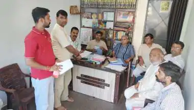 सभापति की सीट सामान्य होने से पार्षद पद के लिए दोनों दलों से टिकट मांगने की जोर आजमाइश 