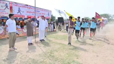 बिशनगढ़ में राज्य स्तरीय सब जूनियर नेहरू हॉकी प्रतियोगिता में 29 जिलों के खिलाड़ी दिखा रहे हैं दम, पहले मैच में जालोर-उदयपुर से 4-0 से हारा