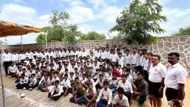 दुर्गादास का जीवन एक दायित्व बोध की कहानी है जो हमे भी प्रेरित करती है - चांदावत