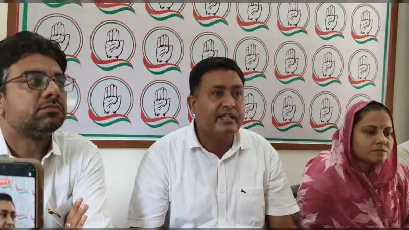 अमर्यादित शब्दों पर कांग्रेस की प्रेसवार्ता, प्रवक्ता बोले- जोगेश्वर गर्ग ने जालोर के विकास के लिए कुछ किया हो तो आकर हमसे डिबेट