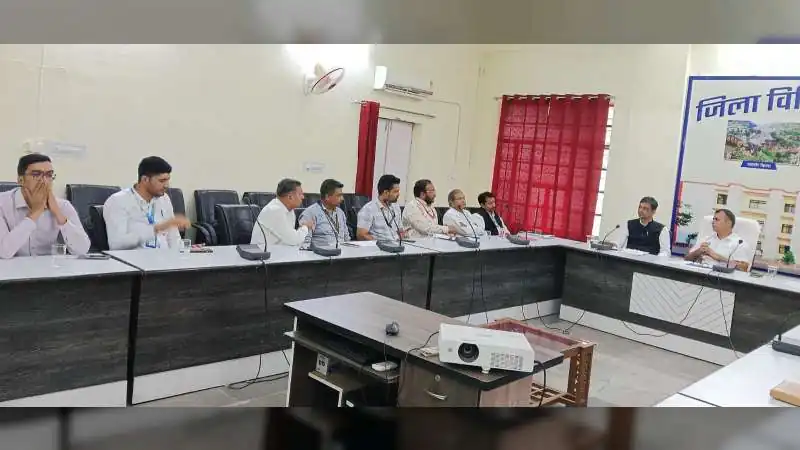 सभी के सकारात्मक सहयोग से ही लोक अदालत की सफलता संभव-जिला न्यायाधीश