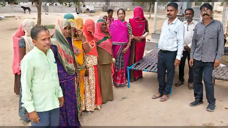 बीवी जीरामजी लोकपाल ने श्रमिकों से किया संवाद, सुनी समस्याएं