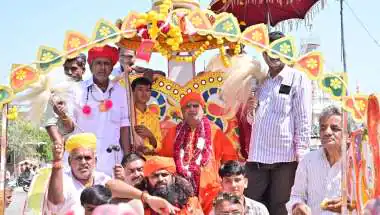 54 दिनों की भक्ति-साधना के बाद गाजे-बाजे के साथ जालोर लौटे पीर गंगानाथ महाराज, भव्य शोभायात्रा बनी आकर्षण का केंद्र