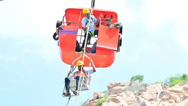 सुंधा माता पहाड़ी पर स्थित रोप-वे में यात्रियों के फंसने की सूचना पर प्रशासन ने की सफल मॉक ड्रिल