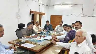 प्रथम दिन जिला परिषद सदस्यों के लिए 26 व्यक्तियों द्वारा 29 नामांकन व पंचायत समिति सदस्यों के लिए 56 व्यक्तियों द्वारा 62 नामांकन प्राप्त हुए