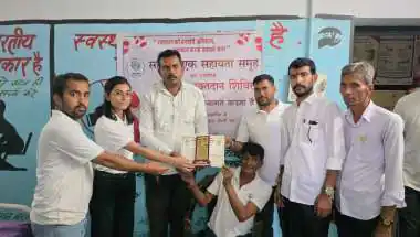सहयोग एक सहायता समूह उम्मेदाबाद द्वारा शिविर में 43 यूनिट रक्तदान