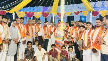 विजयादशमी पर हिन्दू युवा संगठन ने किया शस्त्र पूजन