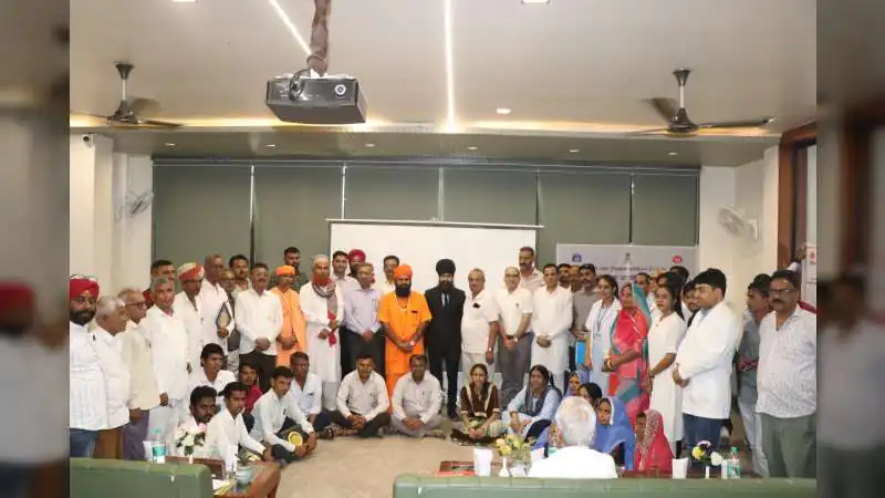 जालोर में सर्वधर्म मैत्री एवं सम्मान समारोह आयोजित, धार्मिक गुरुओं और सामाजिक संगठनों ने टीकाकरण के लिए सहयोग का लिया संकल्प