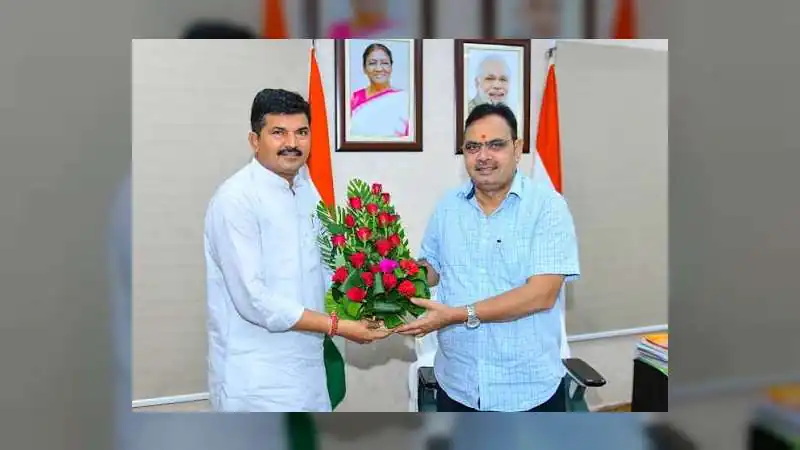 आहोर क्षेत्र में स्वीकृत 34 माइनिंग खदानों को निरस्त करवाने की मांग, मुख्यमंत्री भजनलाल शर्मा से मिले विधायक छगनसिंह राजपुरोहित