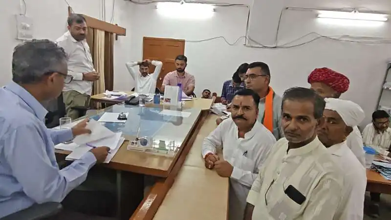 जिला परिषद सदस्यों के लिए तीसरे दिन 44 नामांकन हुए प्रस्तुत