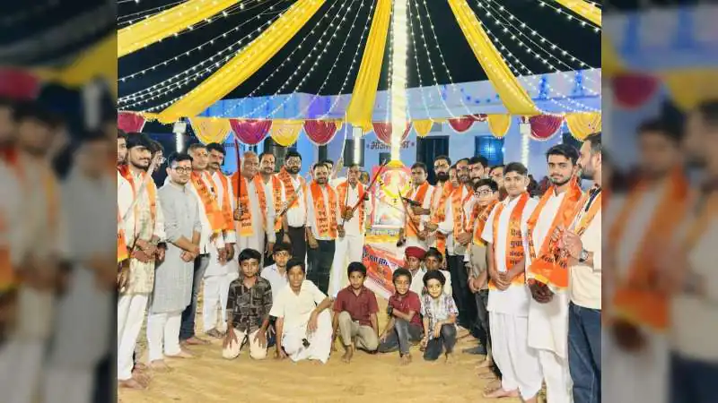 विजयादशमी पर हिन्दू युवा संगठन ने किया शस्त्र पूजन