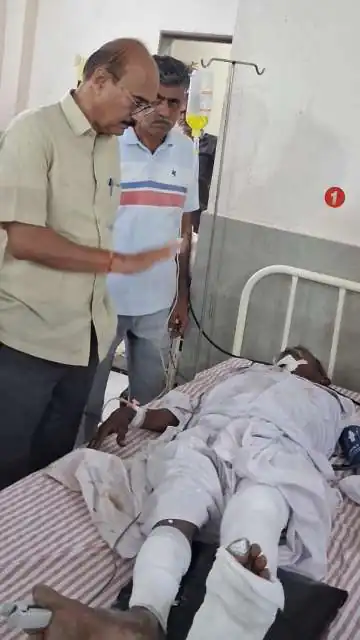 सड़क दुर्घटना में कांग्रेस प्रत्याशी समेत तीन जने घायल, प्रचार में जाते समय हुई घटना